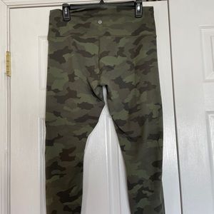 NWOT LULULEMON CAMO LEGGINGS SZ 14